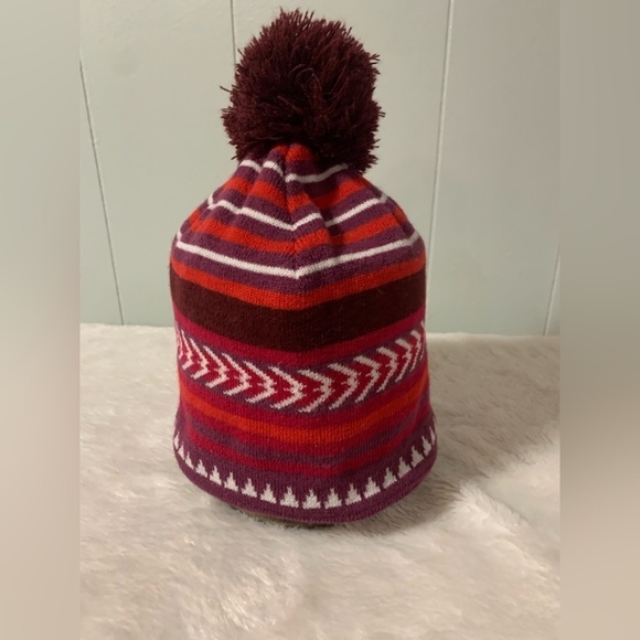 Yaktrax Men's Cozy Tribal Stripe Pom Beanie, One Size - Picture 4 of 4